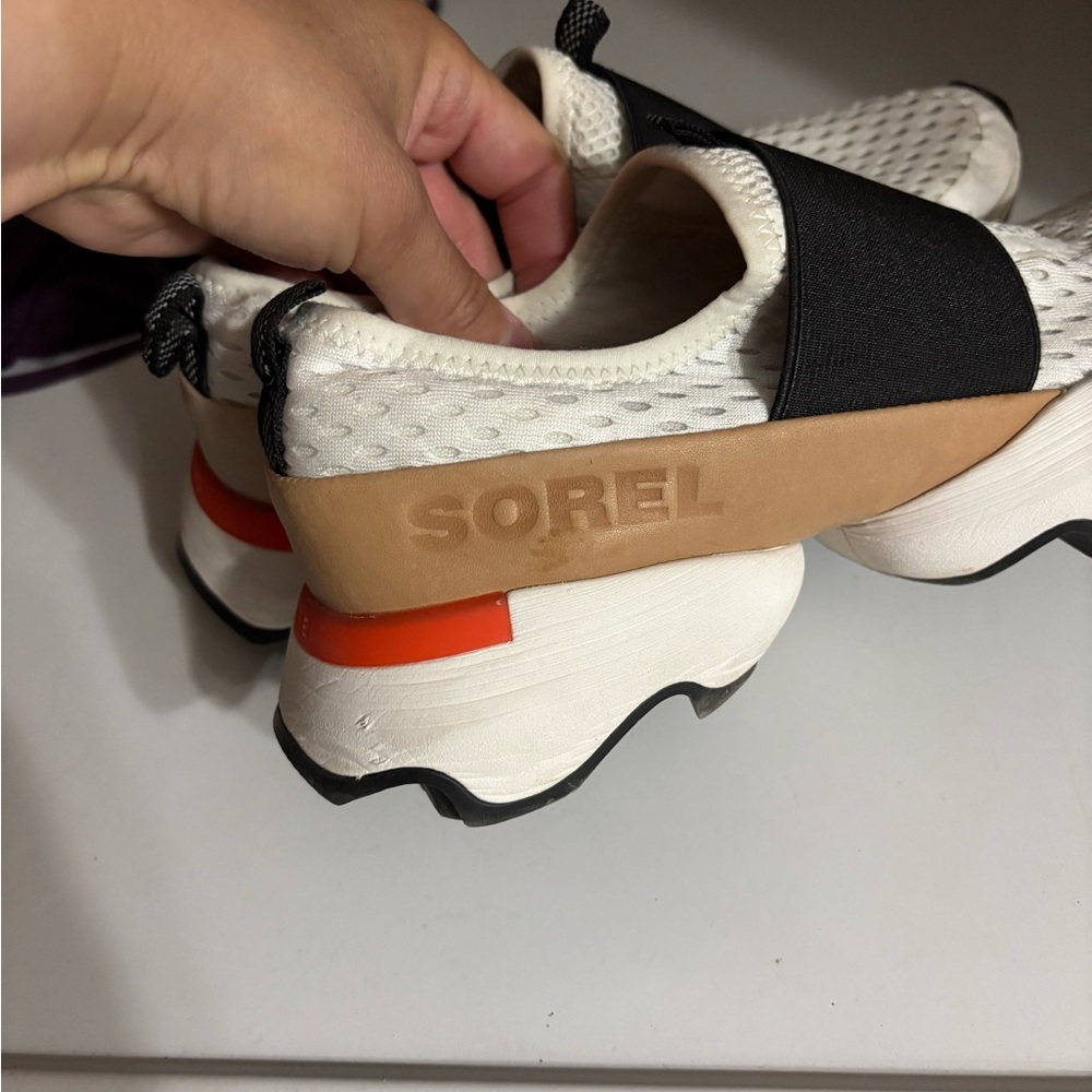 Sorel - Picture 3 of 9